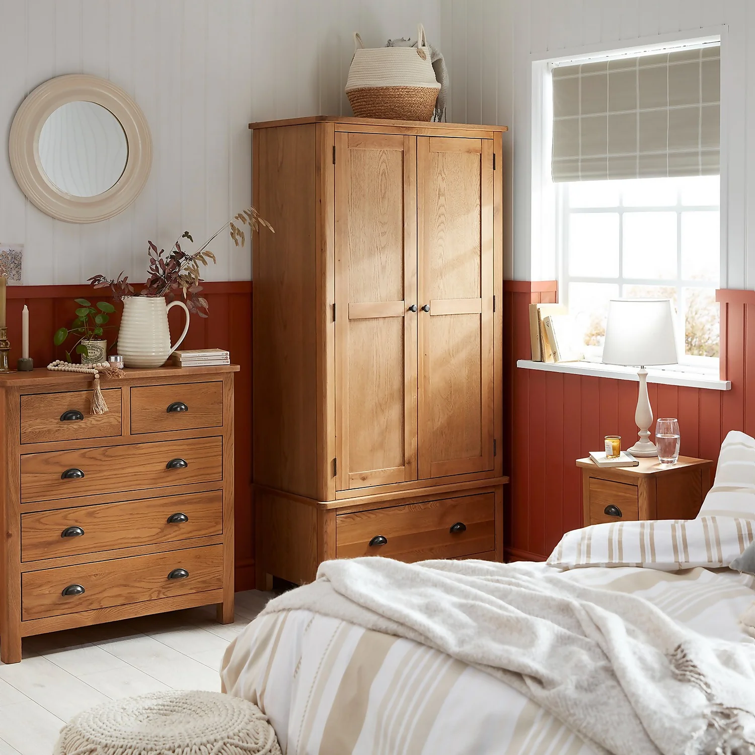 Norbury 5 Drawer Chest - Oak 2 Norbury 5 Drawer Chest - Oak - Image 2